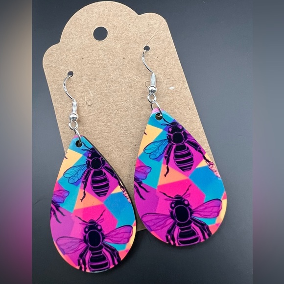 Jewelry - Bee Patterned Teardrop Shaped Earrings